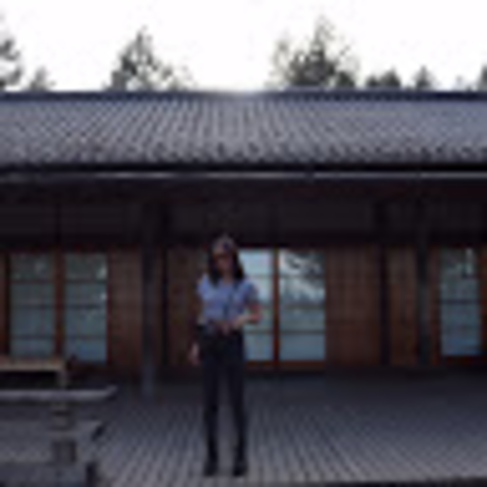 Meet your Posher, Leanne